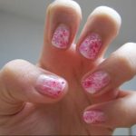 round-floral-nails