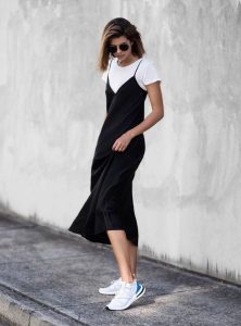 slip dress μαύρο άσπρο t-shirt